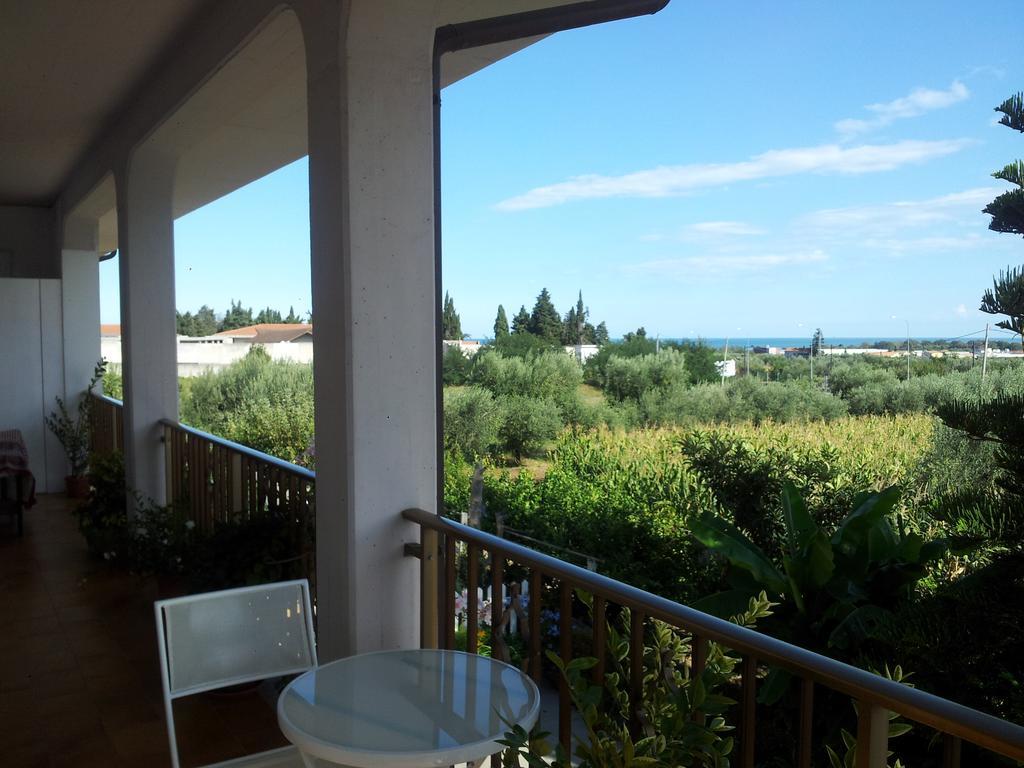 B&B La Casa Di Angelica โรเซโต เดญา อาบรูซซี ภายนอก รูปภาพ